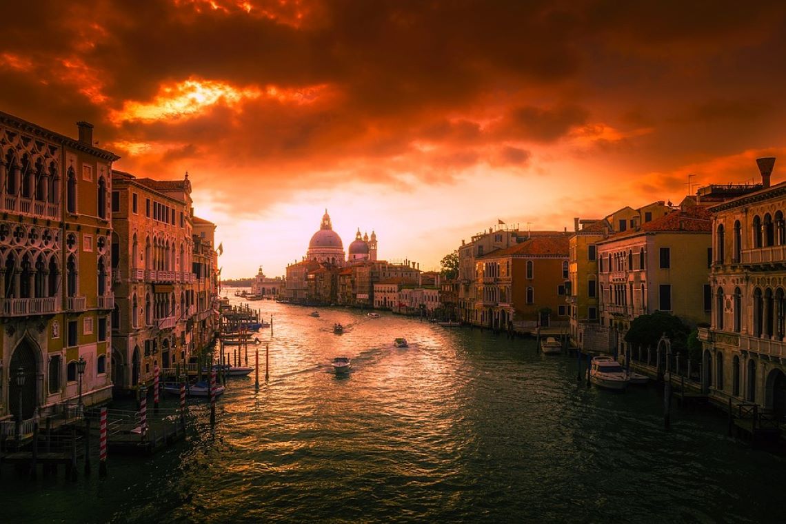 immagine di venezia tra le principali città legate all'opera lirica o melodramma