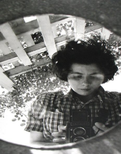 la fotografa vivian maier in mostra in sardegna