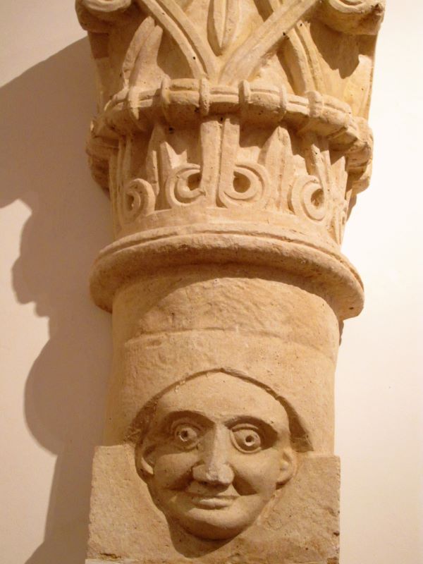 scultura presente nella gipsoteca del castello svevo di bari