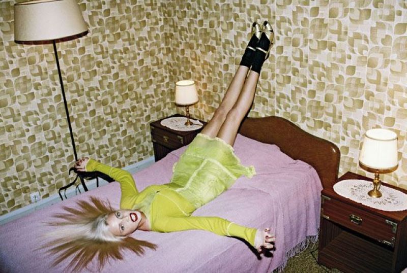 una delle fotografie di helmut newton in mostra