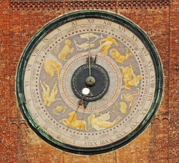 l'orologio del torrazzo restaurato da janello torriani a cremona