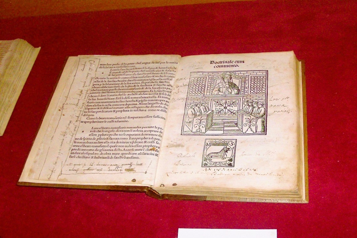 un manoscritto del museo dei codici di san giacomo della marca da visitare a monteprandone