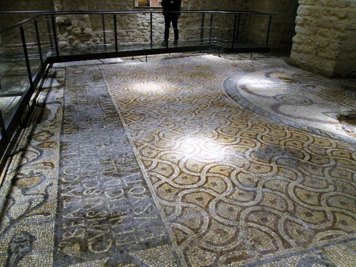 mosaico di timoteo nel museo del succorpo di bari