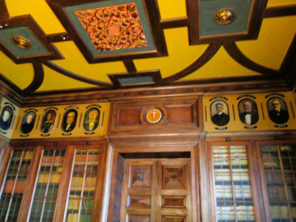 sala della giunta - palazzo della provincia di bari