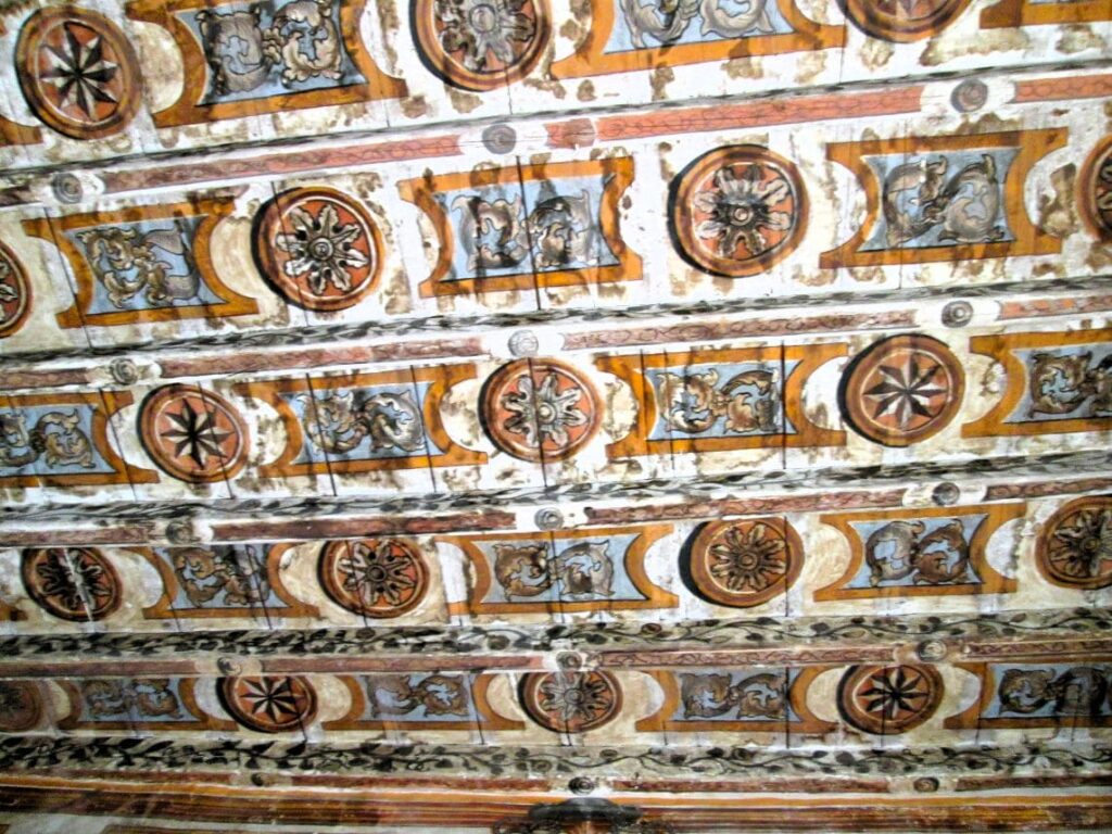 soffitto ligneo dipinto - cosa vedere al museo diocesano di bisceglie