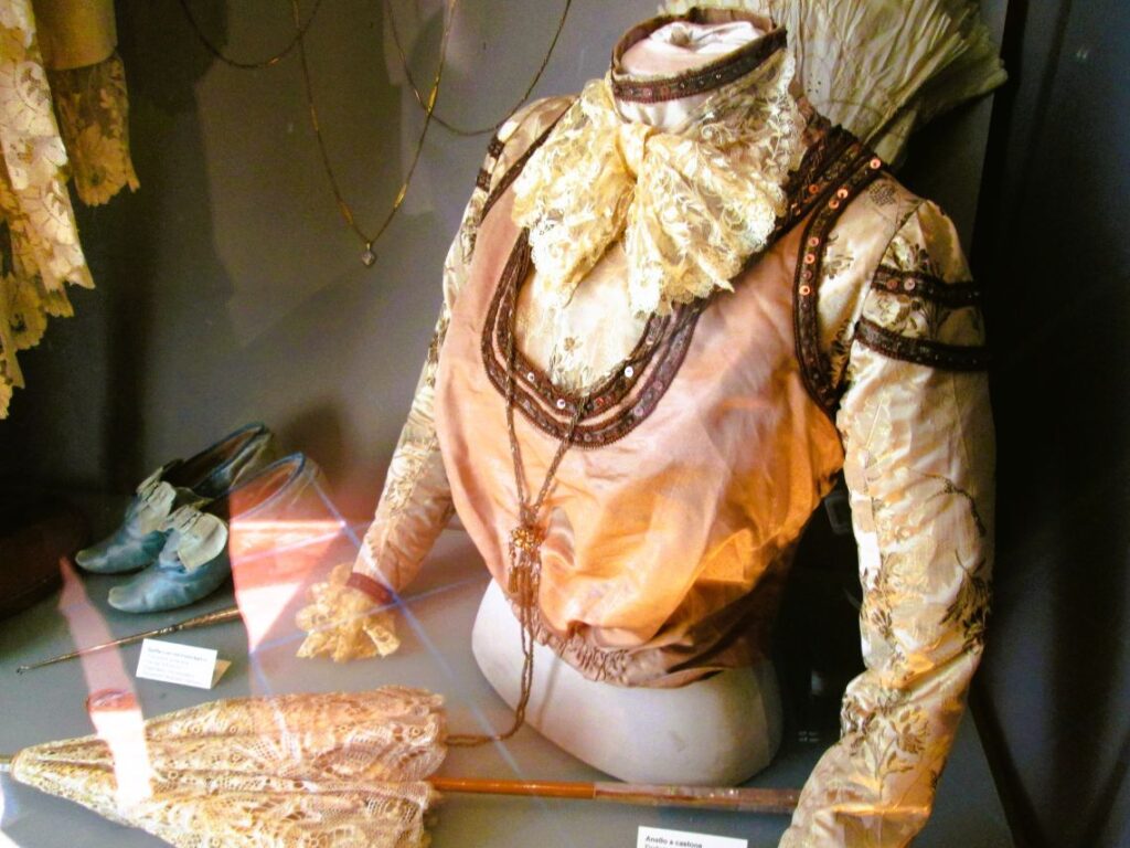 abito dell'ottocento